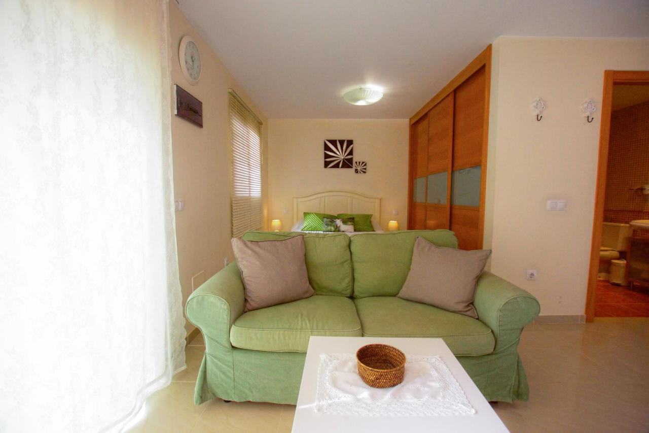 Book Jet - Hibiscus Beach Front Коста Калма Екстериор снимка