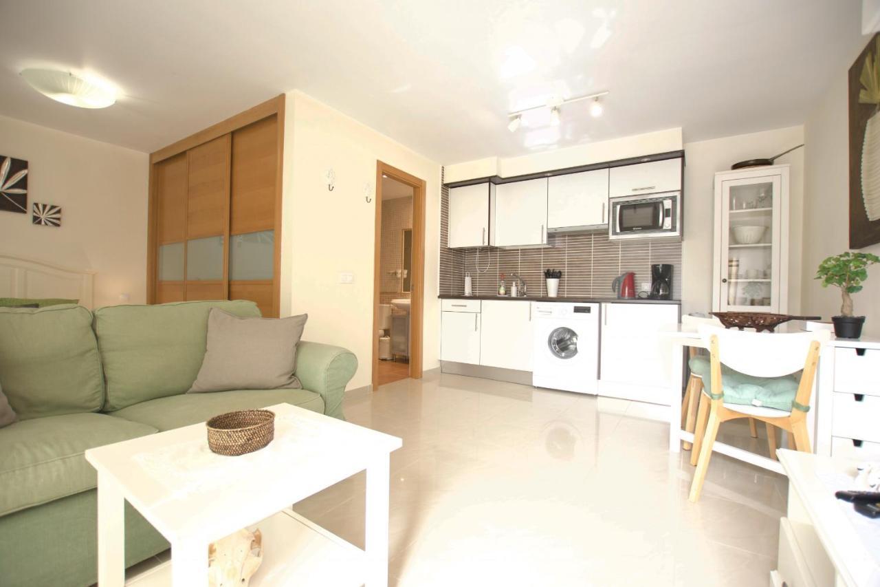 Book Jet - Hibiscus Beach Front Коста Калма Екстериор снимка