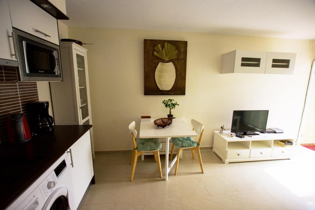 Book Jet - Hibiscus Beach Front Коста Калма Екстериор снимка