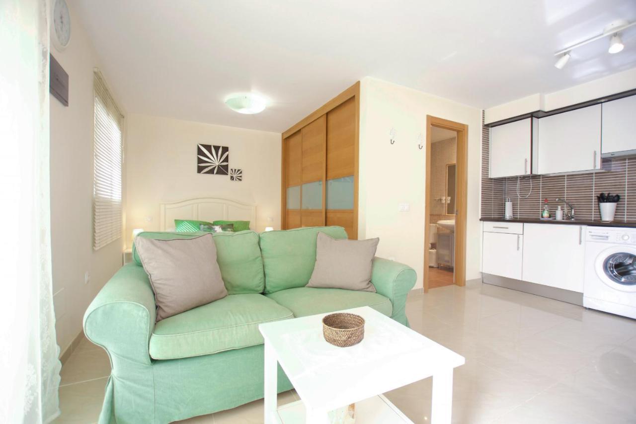 Book Jet - Hibiscus Beach Front Коста Калма Екстериор снимка